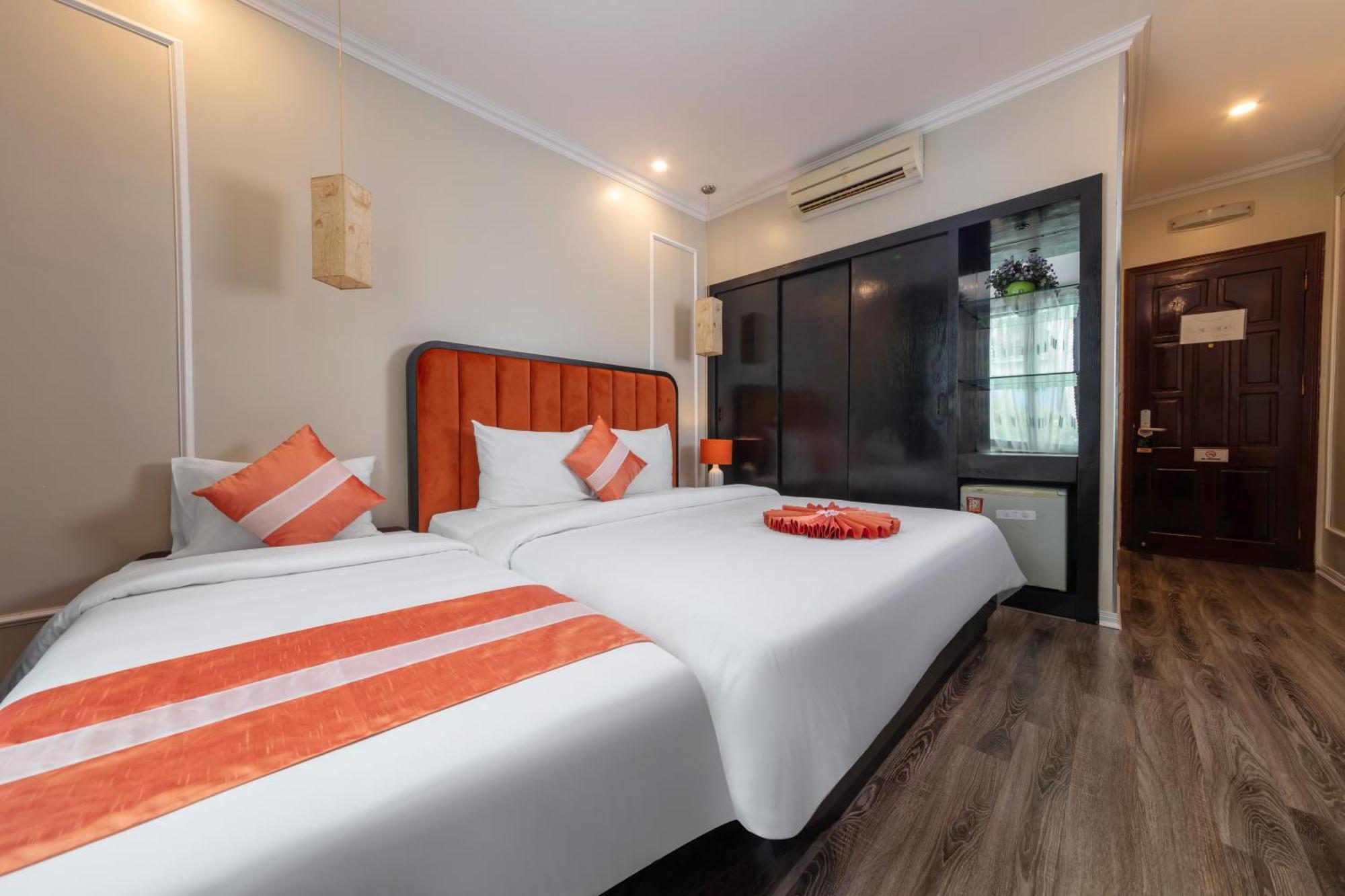 Omina Hanoi Hotel & Travel ภายนอก รูปภาพ